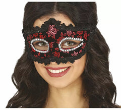 Masque noir et rouge