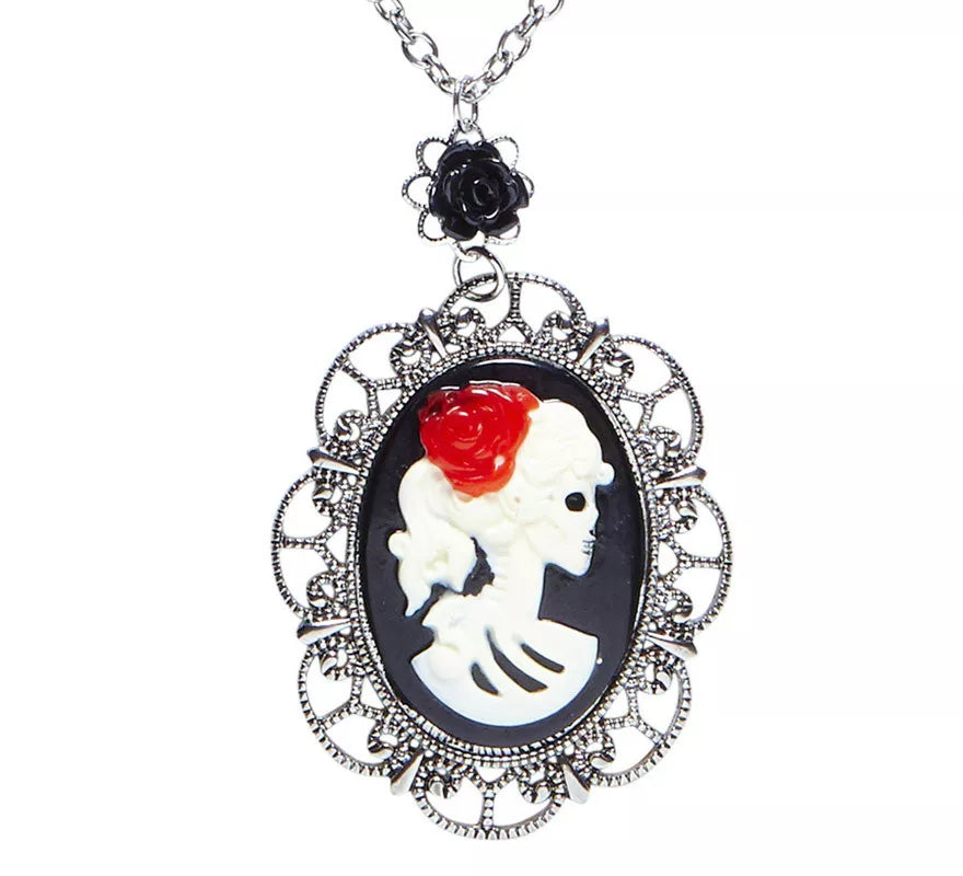 Translation missing: fr.Collar con Medallón de Calavera y Rosa Negra
