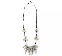 Collier vaudou crocs et crânes