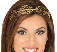 Couronne avec des feuilles de métal doré