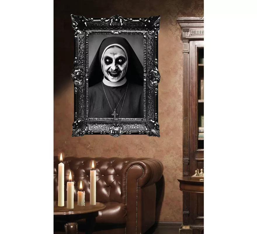 Translation missing: fr.Cuadro Adhesivo de Terror Monja Asesina de 58x45 cm