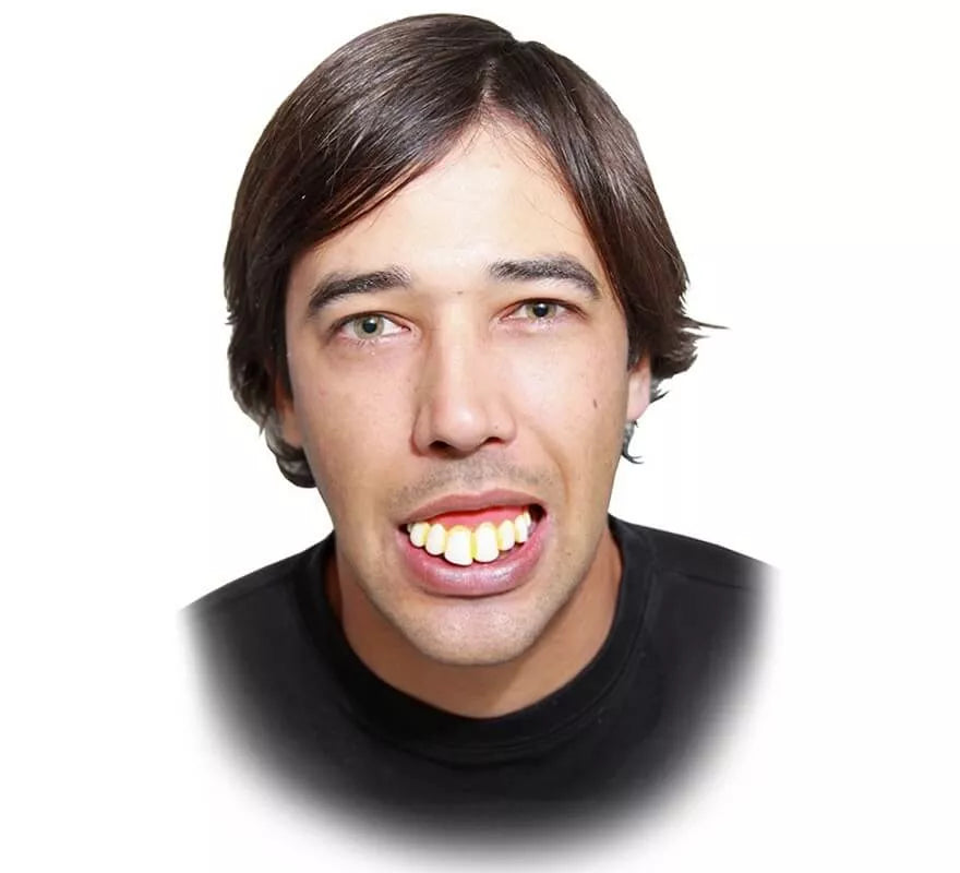 Dentadura con dientes extra grande