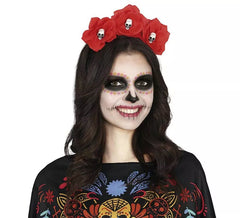 Bandeau de fleurs rouges avec têtes de mort