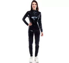 Costume ou combinaison noire à fermeture métallique sur le devant pour femme