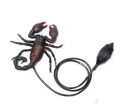 Scorpion sauteur avec bouton 14x20 cm