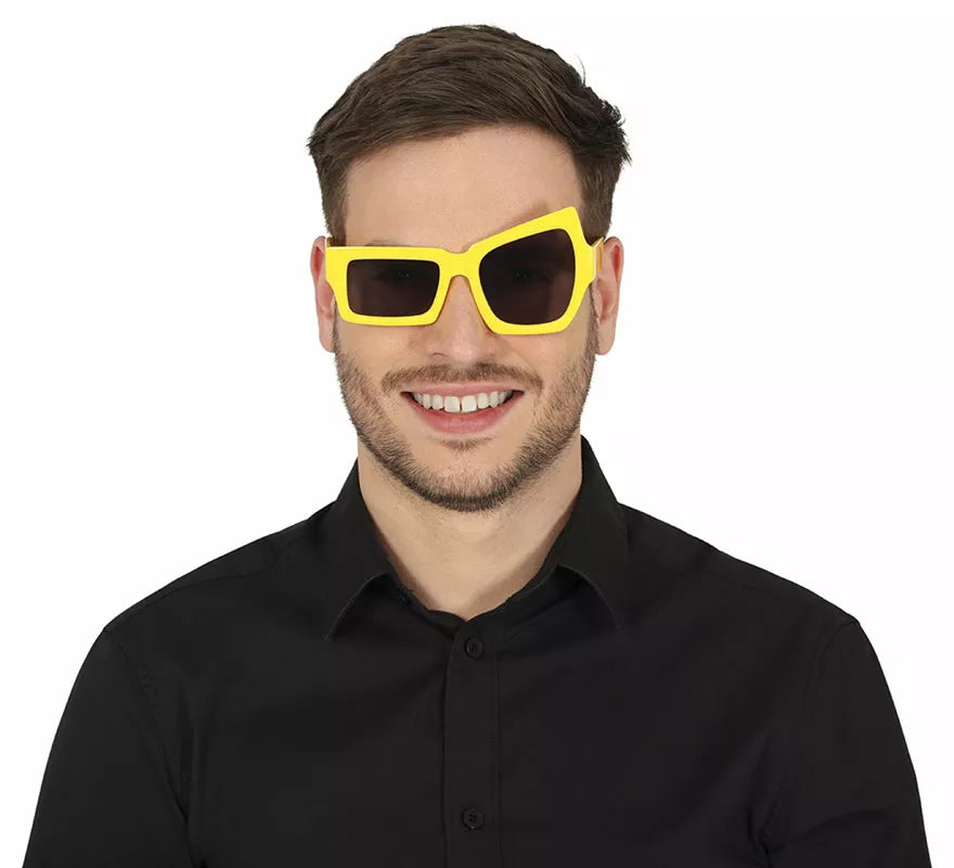 Translation missing: fr.Gafas amarillas con guiño adulto
