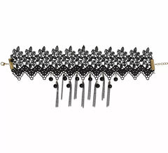 Collier ras du cou avec perles noires et chaînes