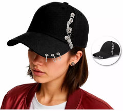 Casquette punk à visière et chaînes de couleurs variées