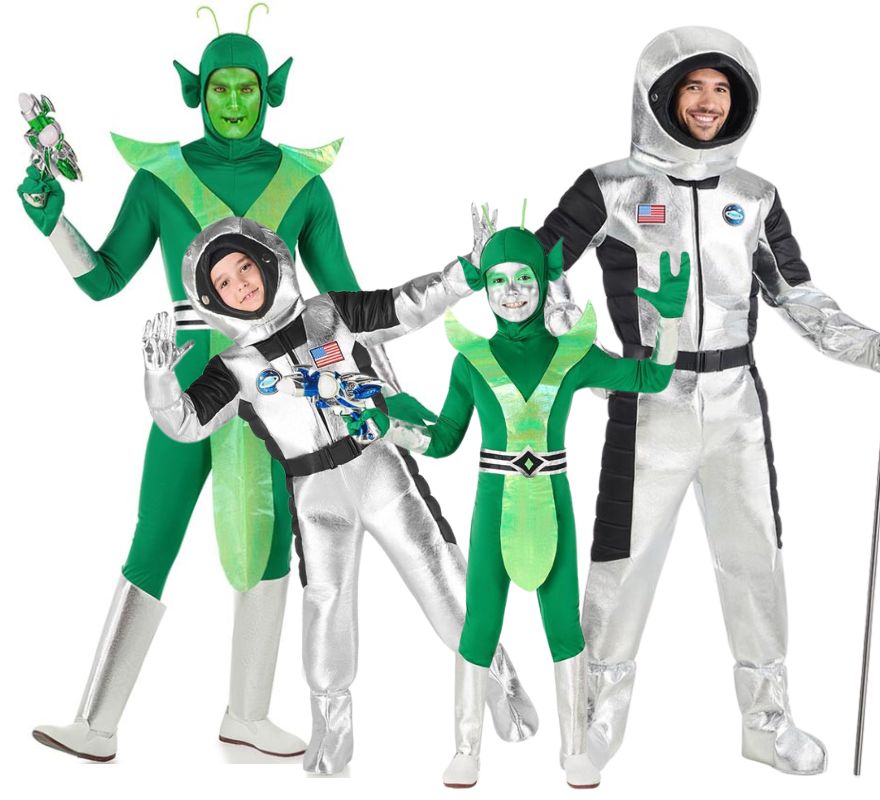 Groupe d’astronautes et d’aliens