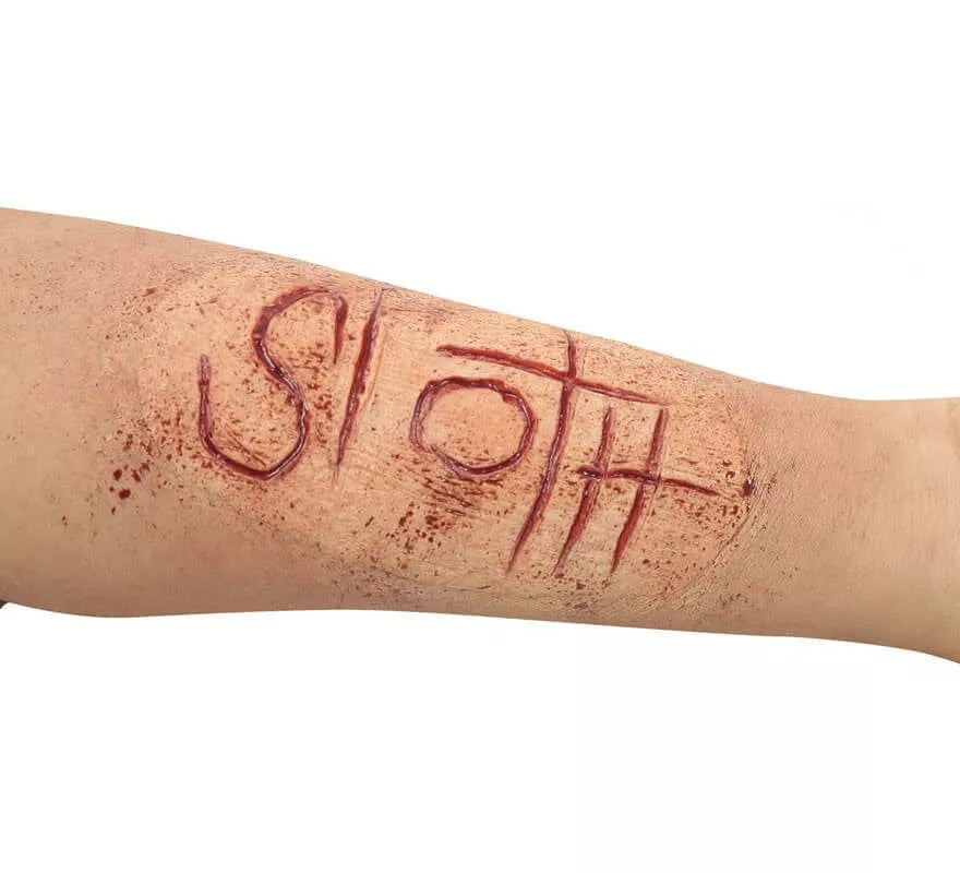 Translation missing: fr.Maquillaje FXs de Letras Sloth Pereza