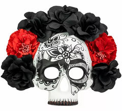 Masque de crâne du Jour des Morts avec des roses noires et rouges