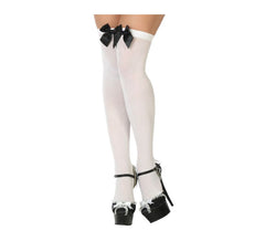 Chaussettes blanches avec des liens de différentes couleurs