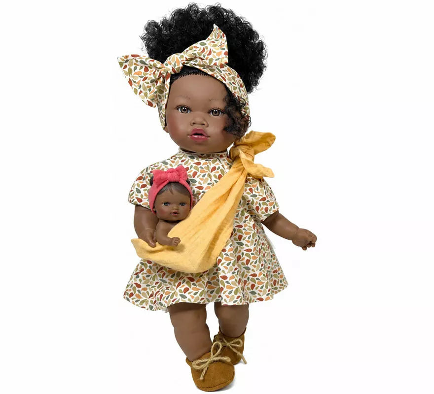 Translation missing: fr.Muñeca Alika con Bebé y Vestido Botánico de 40 cm