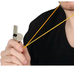 Pack de 4 sifflets en métal avec ficelle