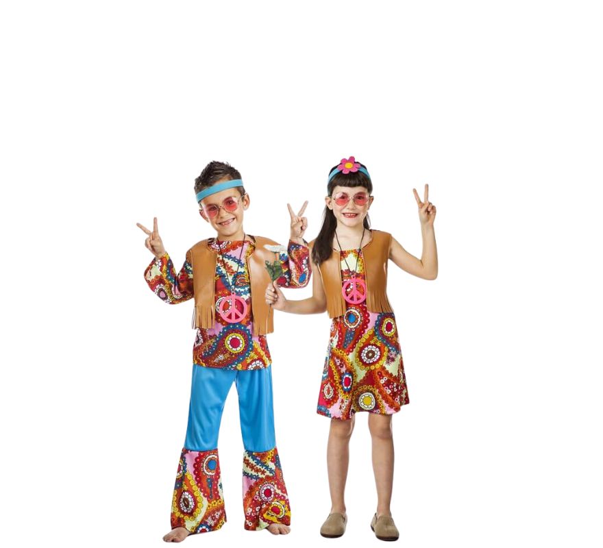 Couple de hippies avec gilet d'enfant