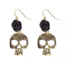 Boucles d'Oreilles Tête de Mort Dorée avec Rose Noire
