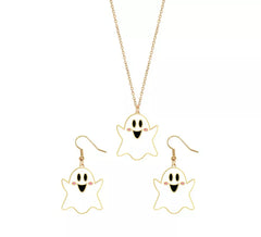 Boucles d'oreilles et collier fantômes