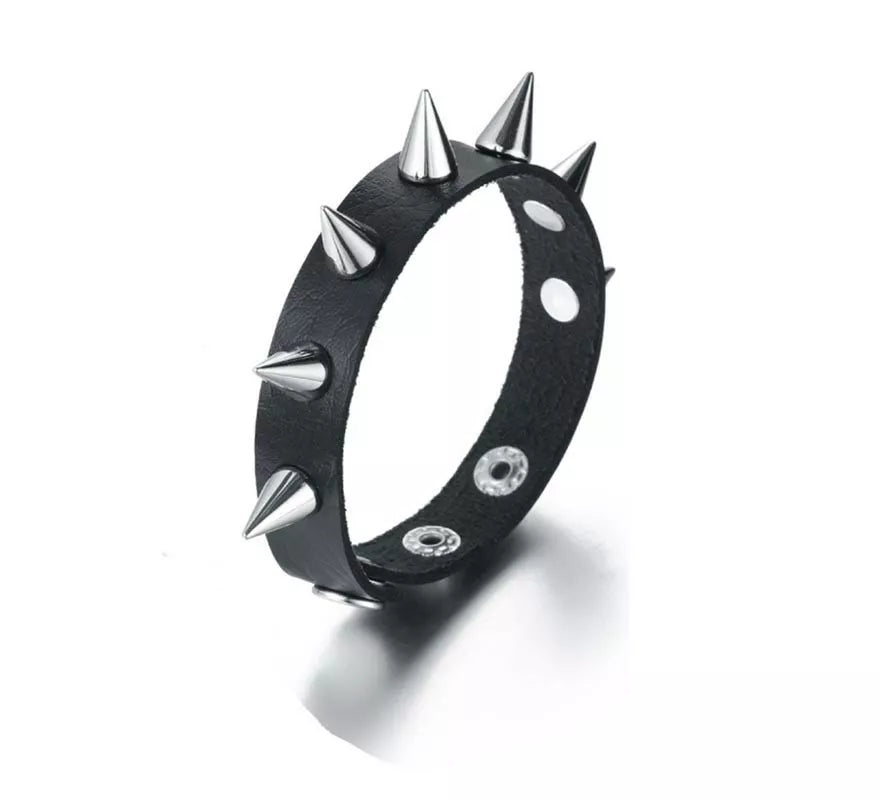 Translation missing: fr.Pulsera Punky con pinchos plateados