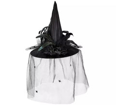 Chapeau de sorcière orné de tulle, de fleurs et de plumes