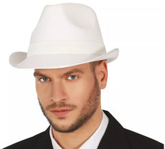 Chapeau de gangster de différentes couleurs