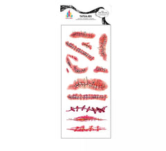 Tatouages de plaies rouges avec des points de suture