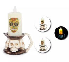 Bougie d'Halloween avec base Skull en modèles assortis avec lumière 9,3x14,3 cm